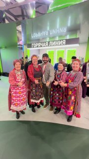 «Бурановские бабушки» на стенде RT на ПМЭФ