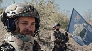 На церемонии передачи знамени показали видеоролики о казачьей бригаде «Терек»