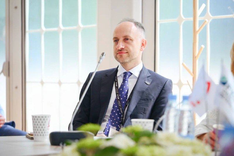 Роман Губанов представил на ПМЭФ данные об изменениях на рынке труда под влиянием ИИ и кадрового дефицита