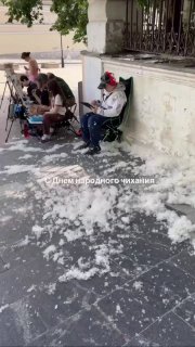 В Москве наблюдается аномальное скопление тополиного пуха