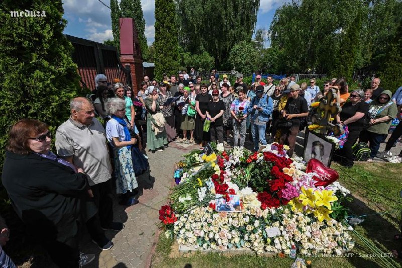 На Борисовском кладбище вспоминают Алексея Навального
