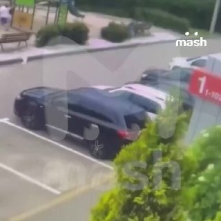 В Воронеже двухлетний ребёнок на автомобиле выехал на детскую площадку