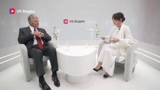 Дмитрий Песков ответил на вопросы в Блогерской студии VK Видео на ПМЭФ