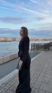 Собчак не обнаружила БЛ*ДЕЙ в Санкт-Петербурге и ушла топиться в реке.