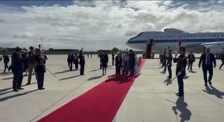Министр обороны США прибыл в Париж на годовщину высадки в Нормандии