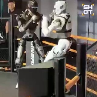 В Китае завирусилось видео боев роботов-гуманоидов EngineAI T800