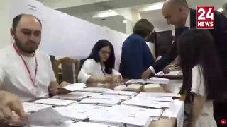 Лидер оппозиционной партии «Пресвященная Армения» Эдмон Марукян проголосовал на парламентских выборах