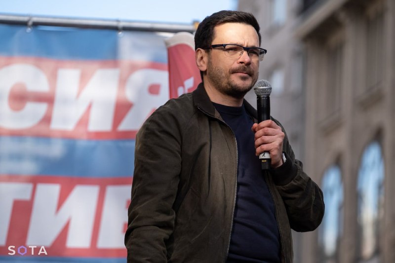 Конфликт в «партии Яшина»: Илья Яшин отстранил Максима Резника от руководства новой политической структуры