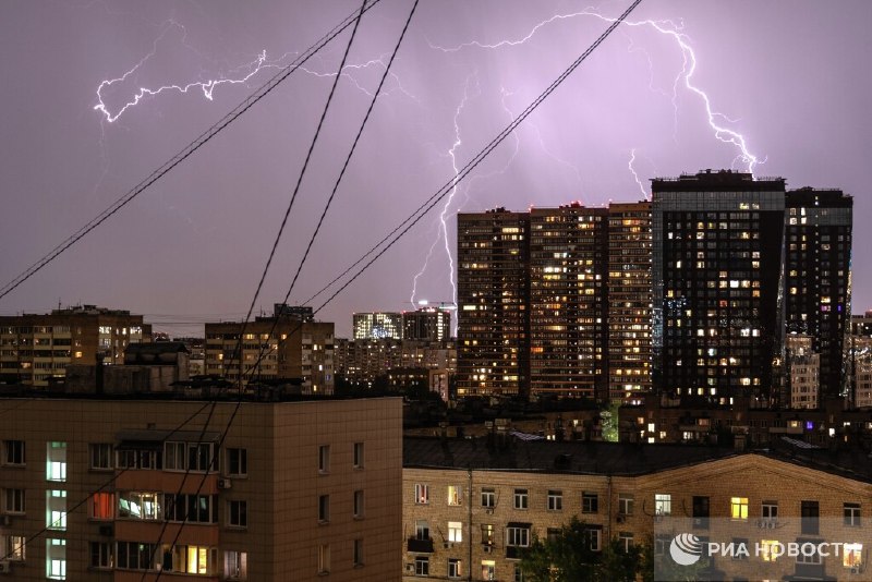 Шаровая молния прошла сквозь закрытое окно в лаборатории