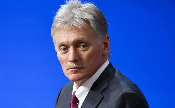 Песков: Россия принимает меры безопасности из-за учений НАТО у границ