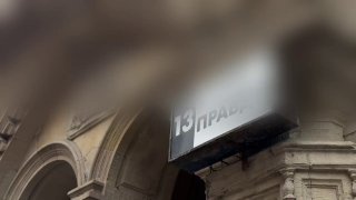 Полиция провела миграционный рейд в доме на улице Правды в Петербурге: рабочие пытались скрыться от правоохранителей