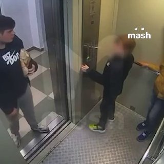 В Балашихе 17-летний подросток угрожал школьникам в лифте и поставил ребенка на колени