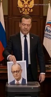 Нейромедведев отправил в нейрошредер Нейромерца