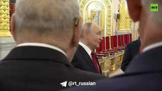 Путин поднял тост за победу России в Кремле
