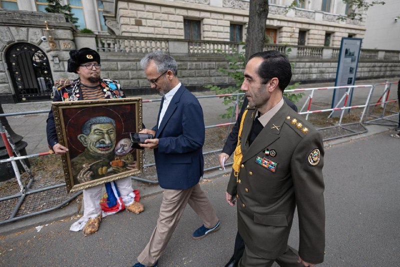 В Берлине прошел съезд партии Яшина «Мирная Россия»