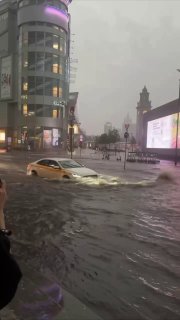 Москва уходит под воду: жители делятся кадрами масштабного затопления