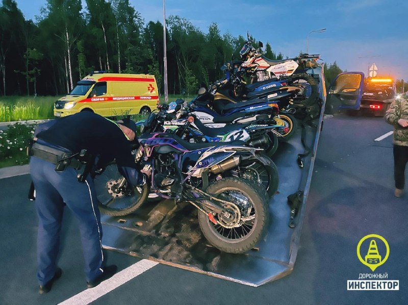В Петербурге разогнали сходку подростков-стантрайдеров с оружием