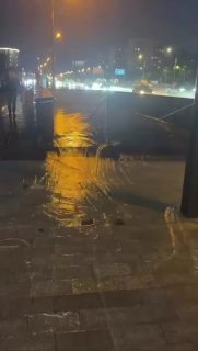 В Москве затопило подземный переход после ливня