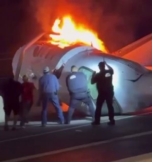 В Техасе при заходе на посадку потерпел крушение пассажирский самолет