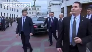 Путин прибыл в Казань под усиленной охраной