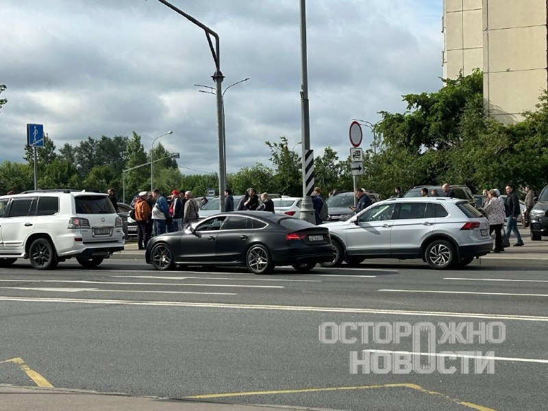Жители Люблино сообщают о взрывах и задымлении в районе Московского НПЗ