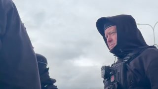Полиция в Санкт-Петербурге выявила восемь нарушителей в ходе миграционного рейда у метро «Купчино»