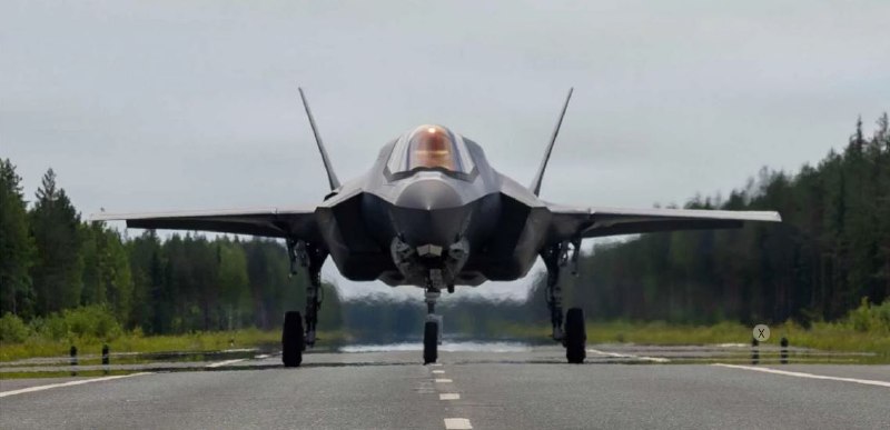 Американские морпехи осваивают работу истребителей F-35B с автомагистралей в ходе учений НАТО в Финляндии