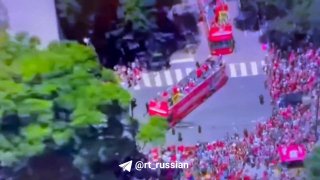 Российские хоккеисты отметили победу на Кубке Стэнли с флагами РФ