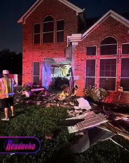 В Техасе Tesla врезалась в дом, погибла женщина — водитель заявил о включенном Autopilot