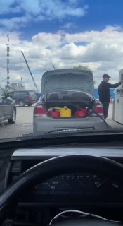 Психологи диагностировали «бензиновую тревожность» у мужчин в России