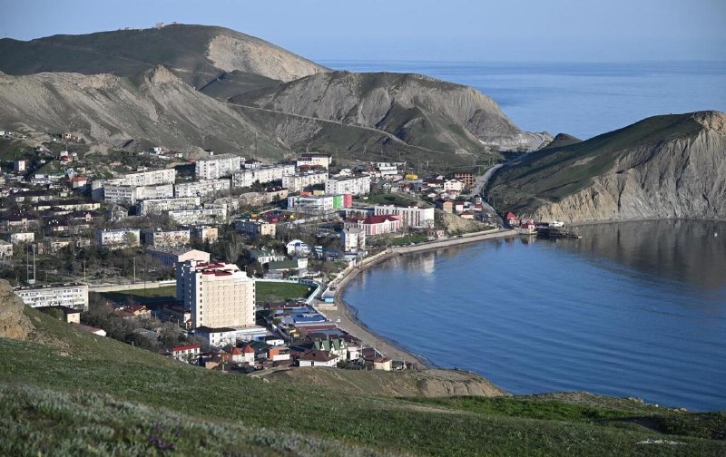Советник главы Крыма опроверг слухи о бегстве чиновников и необходимости покидать республику