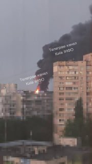 В Киеве сообщают о сильных прилётах и падении обломков ракет на склад