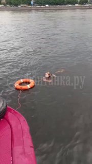 Метеор спас девушку, оказавшуюся в Неве около Володарского моста