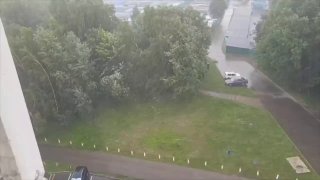 Мощный ливень с градом обрушится на Москву и Подмосковье