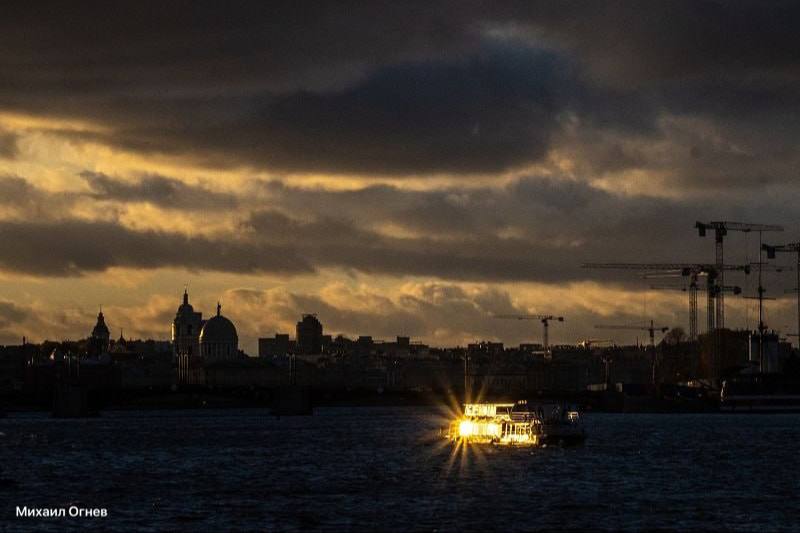 В Петербурге теплое утро после ночного дождя