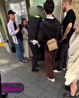 В Москве подростки напали на полицейского после попытки развода на деньги через фиктивное ДТП