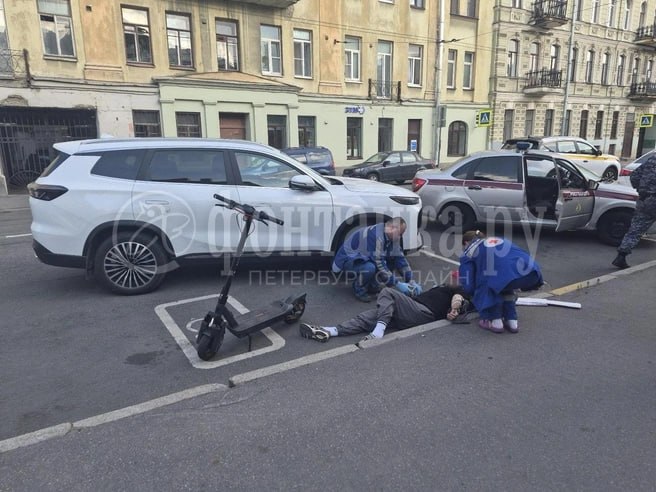 Самокатчик пострадал в ДТП на Мытнинской улице