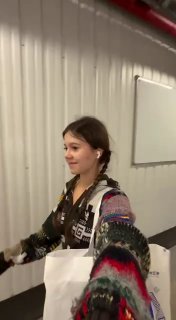 Зумеры в Москве массово переезжают в складские контейнеры ради экономии на аренде