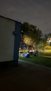 Москвичи вынесли во двор ноутбуки с проектором и сыграли в «Мир танков»