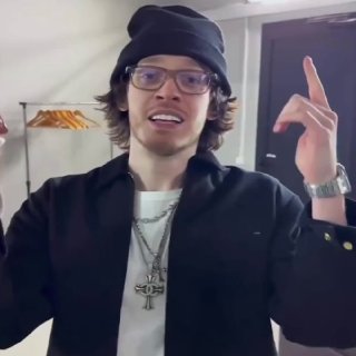 Big Baby Tape провел акцию с «Вкусно и точка» в Москве