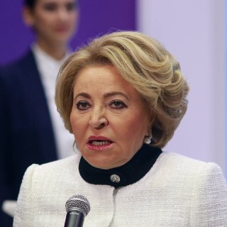 Матвиенко призвала рожать минимум троих детей к 35 годам