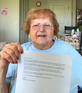 96-летнюю американскую блогершу хотят выселить из дома престарелых за шумные вечеринки