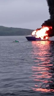 В Приморье у острова Елены загорелся катер; люди успешно эвакуировались