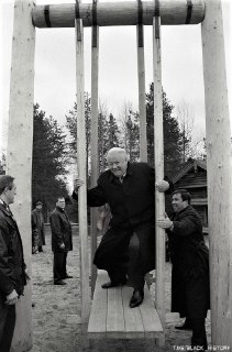 Борис Ельцин на предвыборном митинге в Архангельской области (1996 год)