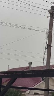В Центральной России бушует непогода: в Нижнем Новгороде погибла девочка, в Петербурге затопило улицы
