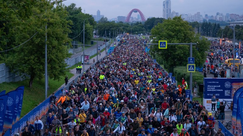 В Москве прошел масштабный Ночной велофестиваль с участием 47 тысяч человек