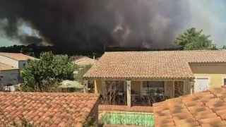 Крупный лесной пожар охватил 1,5 тыс. гектаров на юго-западе Франции