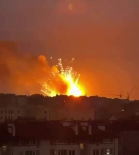 Обсуждение ночных взрывов в Киеве и слухов об отсутствии сбитых ракет