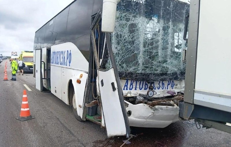 Число пострадавших в ДТП с автобусом в Воронежской области выросло до 19 человек