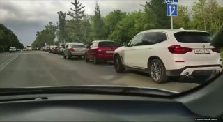 В Омске образовались огромные очереди на АЗС из-за дефицита топлива
